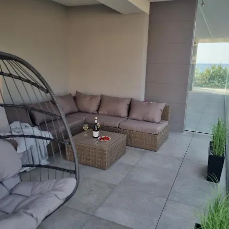 In Hevenia شقة ريفال